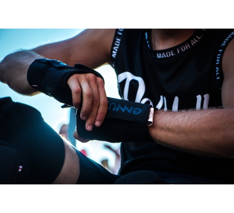 920017_ENNUI_City_wristbrace_2018_w06