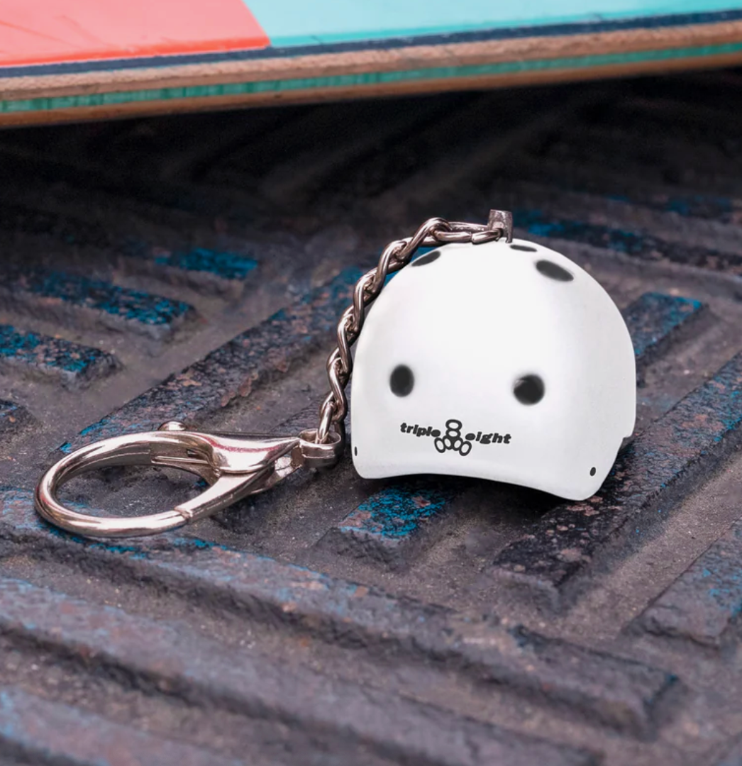 Triple Eight Mini Helmet Keychain blanc un porte clé casque