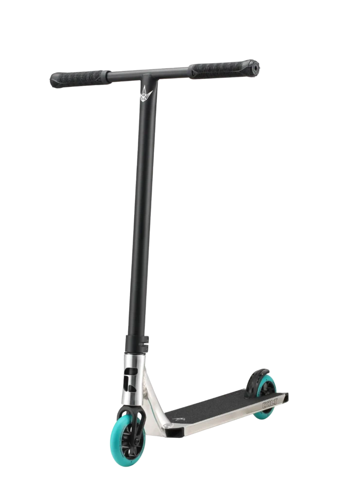 Trottinette freestyle complète Colt S6 Envy, coloris bronze, avec deck boxé, roues 110 mm et guidon T en acier, idéale pour débutants confirmés.