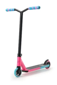 One S3 Pink Teal Angle 2 ENVY Trottinette freestyle enfant ONE Series 3, modèle débutant robuste avec roues 110 mm, guidon en acier et deck aluminium, idéale de 5 à 9 ans.